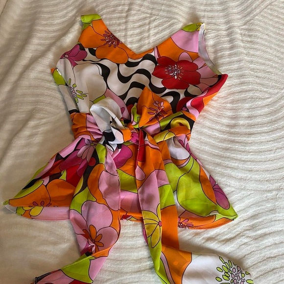 Cute floral tie tank - Picture 3 of 4